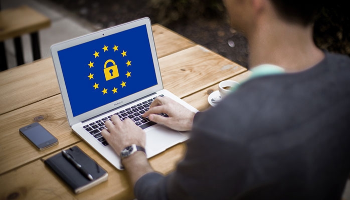 Applications mobiles : la CNIL publie une version modifiée de ses recommandations pour mieux protéger la vie privée